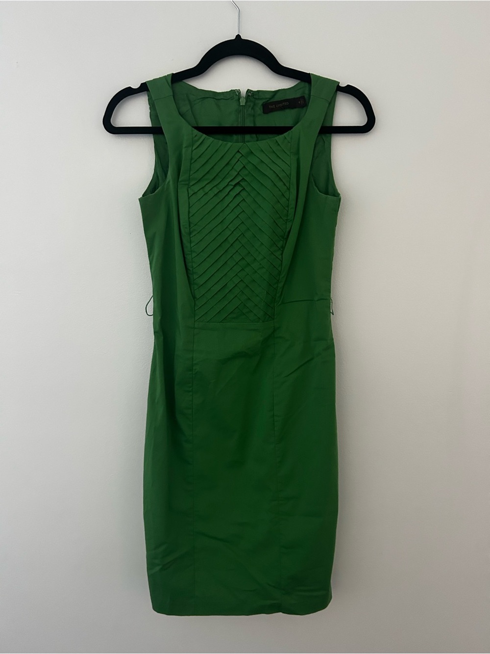 The Limited Green Pleated-Front Sleeveless Sheath Dress